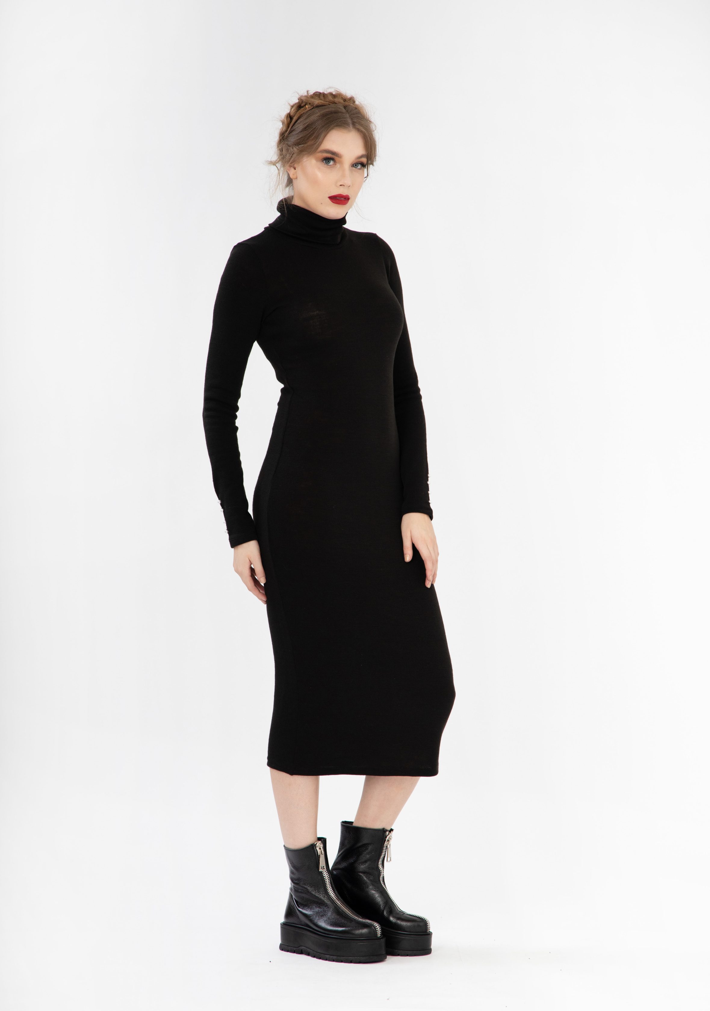 Rochie neagra cu perle ETNO - MOJA