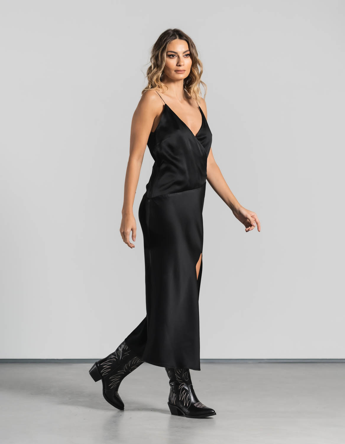 Rochie midi petrecuta neagra - MOJA