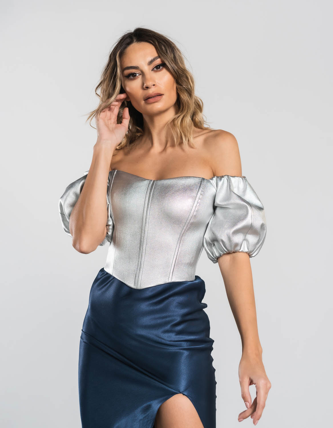 Top din piele argintie Afrodita