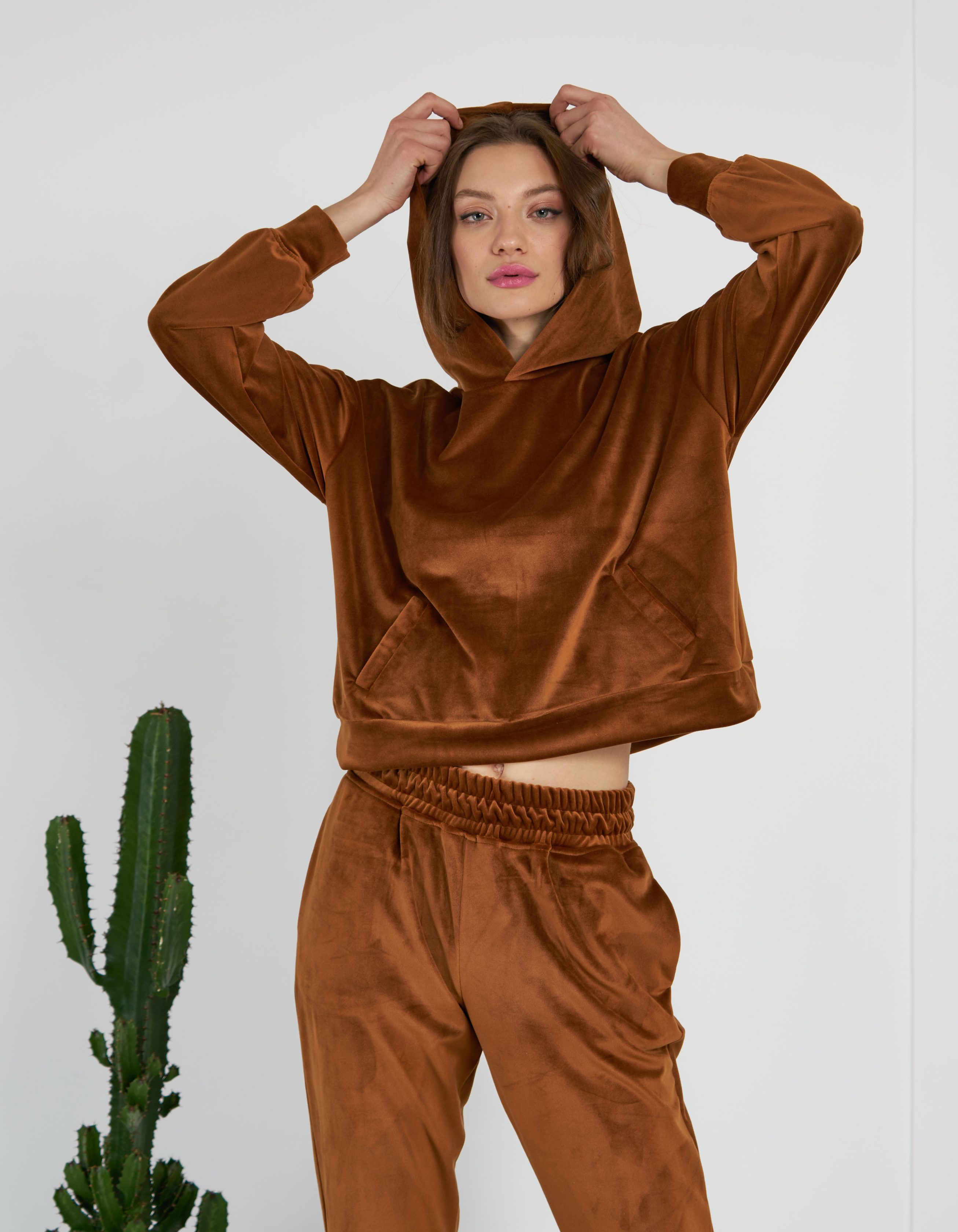 Trening cu gluga maro Teddy - MOJA