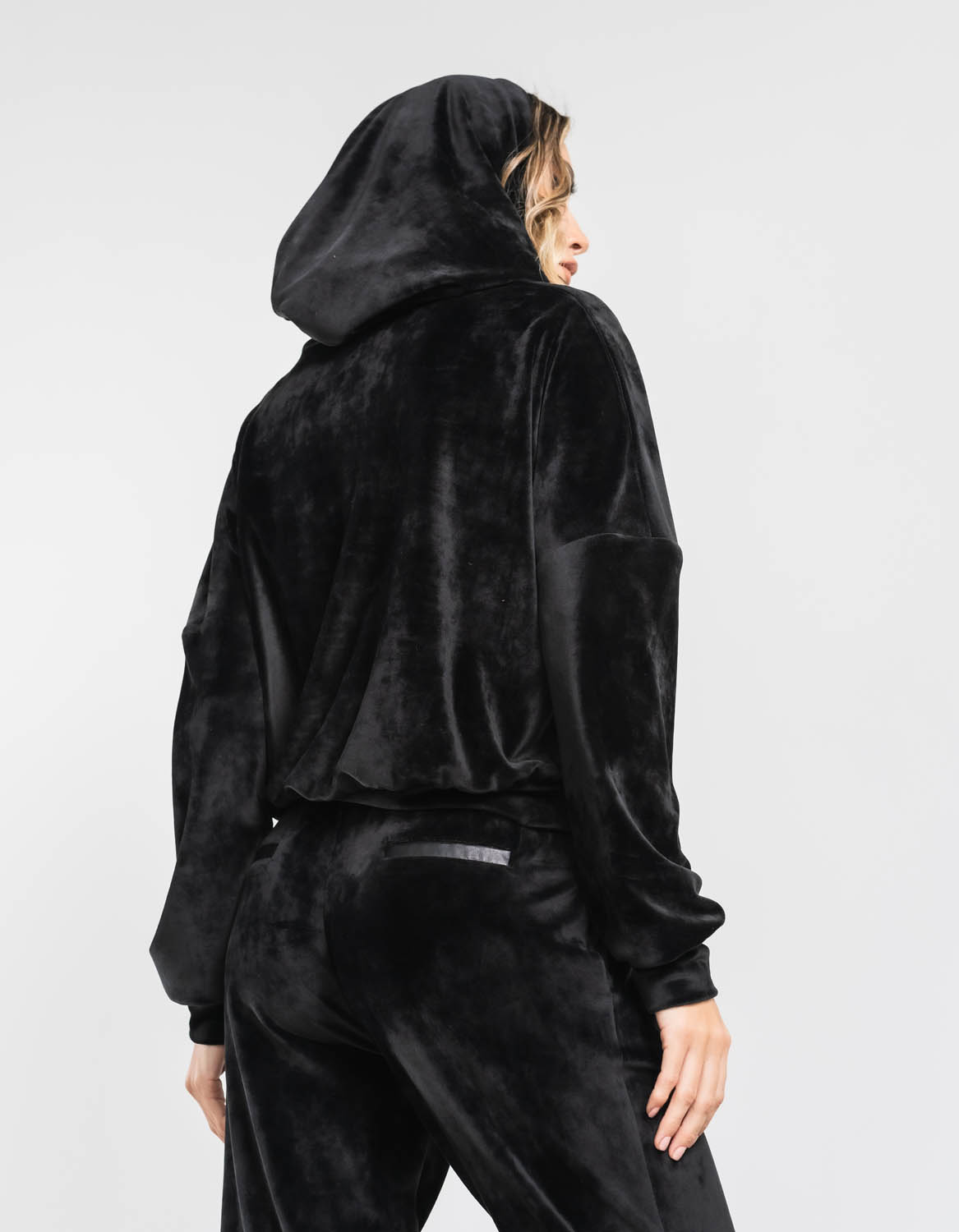Trening cu gluga negru Teddy - MOJA