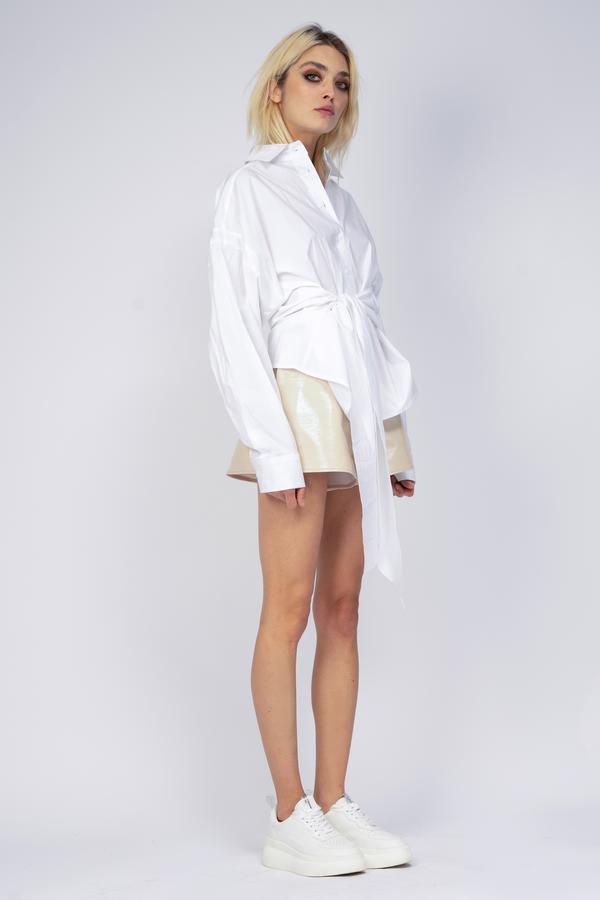 Camasa minimalista cu esarfe albe