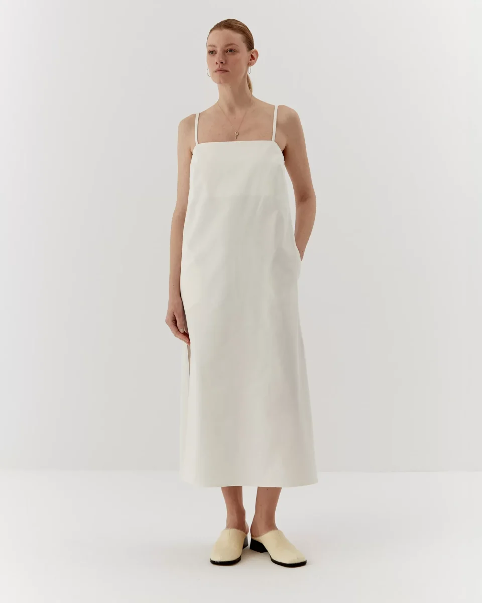 Rochie albă elegantă dreaptă din twill de bumbac