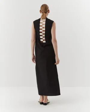 Rochie neagră elegantă din bumbac organic cu detaliu la spate-2