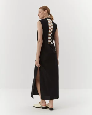 Rochie neagră elegantă din bumbac organic cu detaliu la spate-3