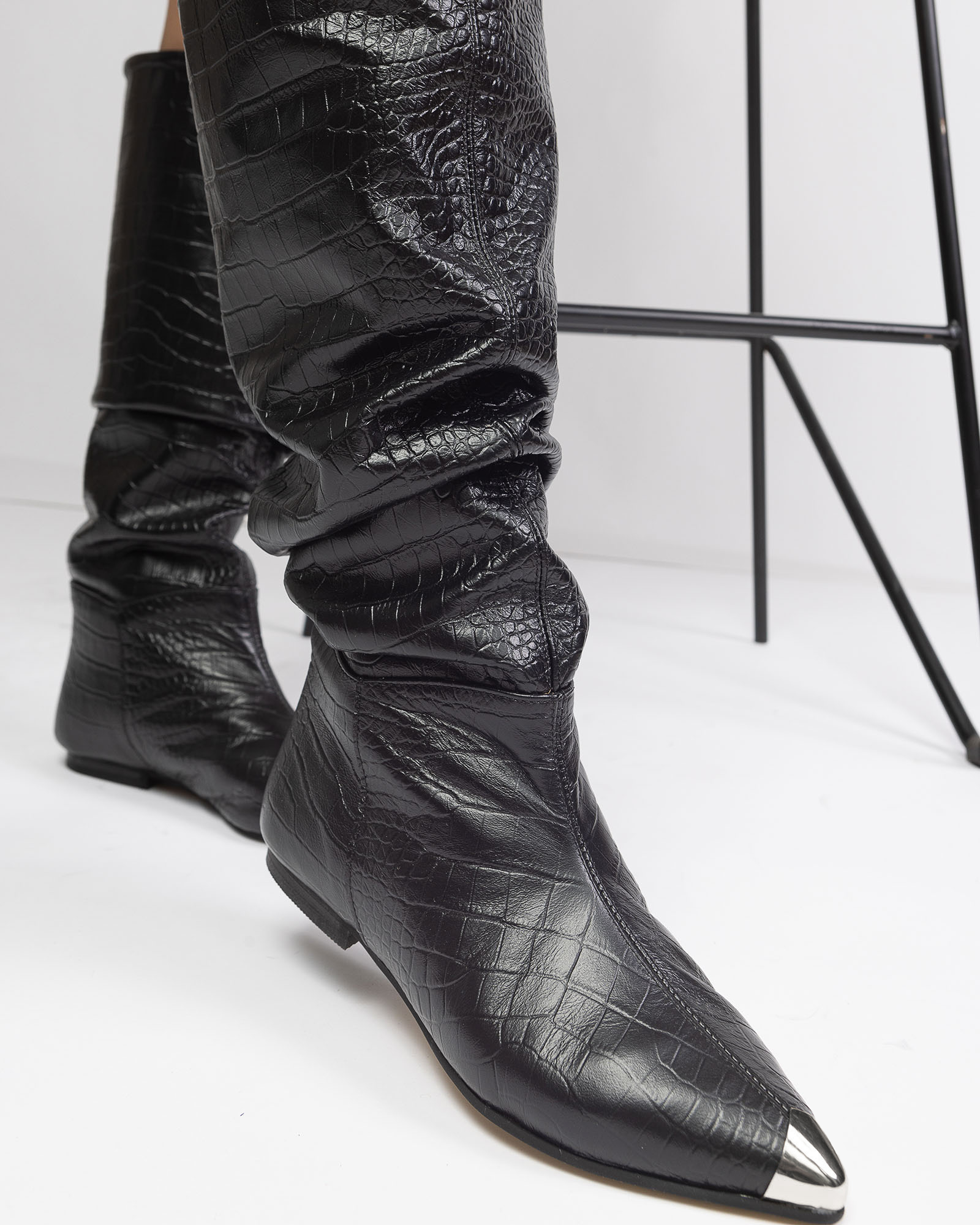 Cizme-din-piele-neagra-Ophis-1-argintiu