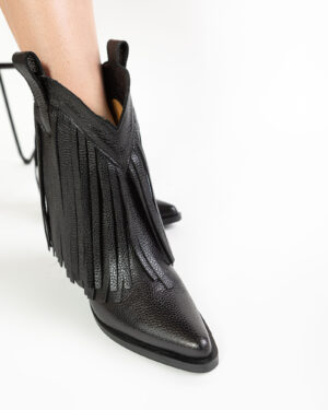 ciocate-din-piele-neagra-wild-3