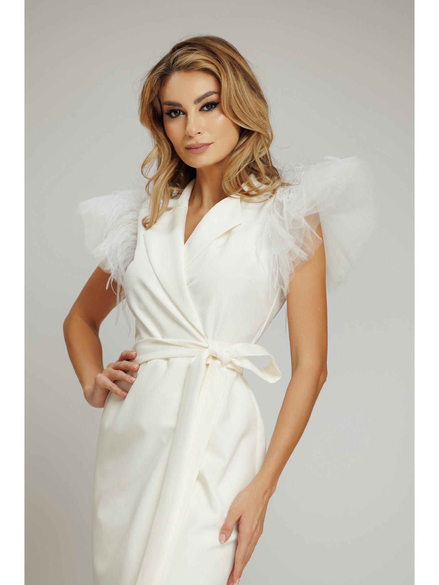 rochie-sacou-cu-tulle-si-pene-alb (3)
