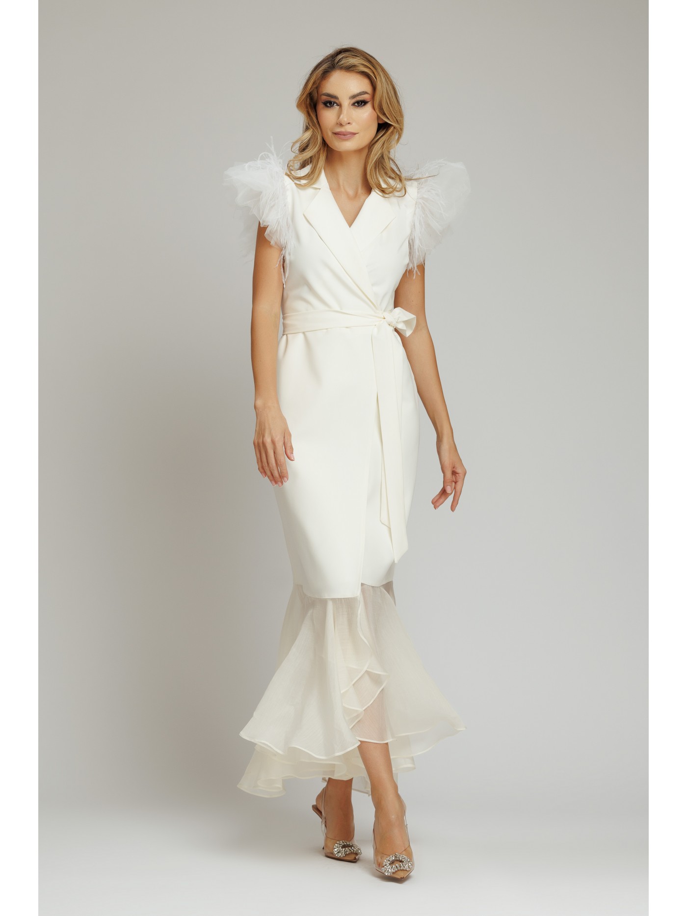 rochie-sacou-cu-tulle-si-pene-alb