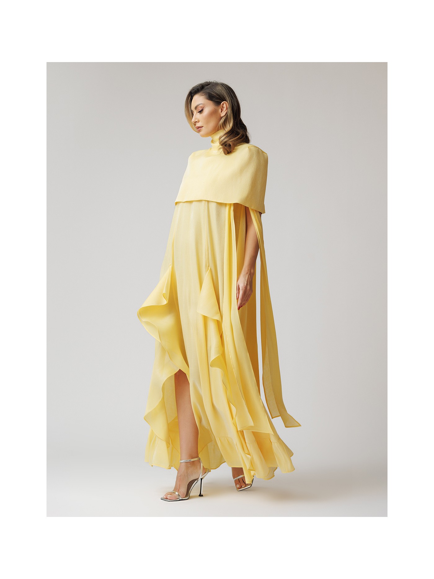 set-rochie-cu-volane-in-cascada-si-capa-galben (1)