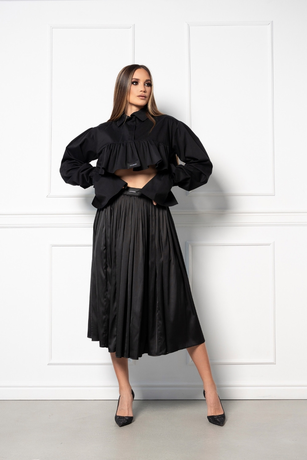 Clara-black-shirt (1)