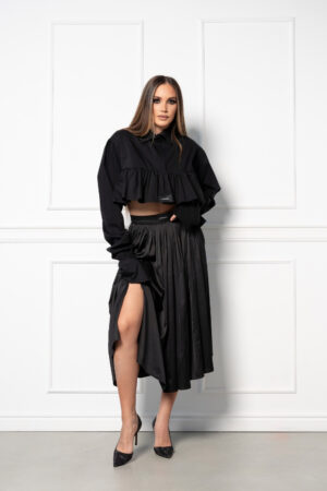 Clara-black-shirt-2