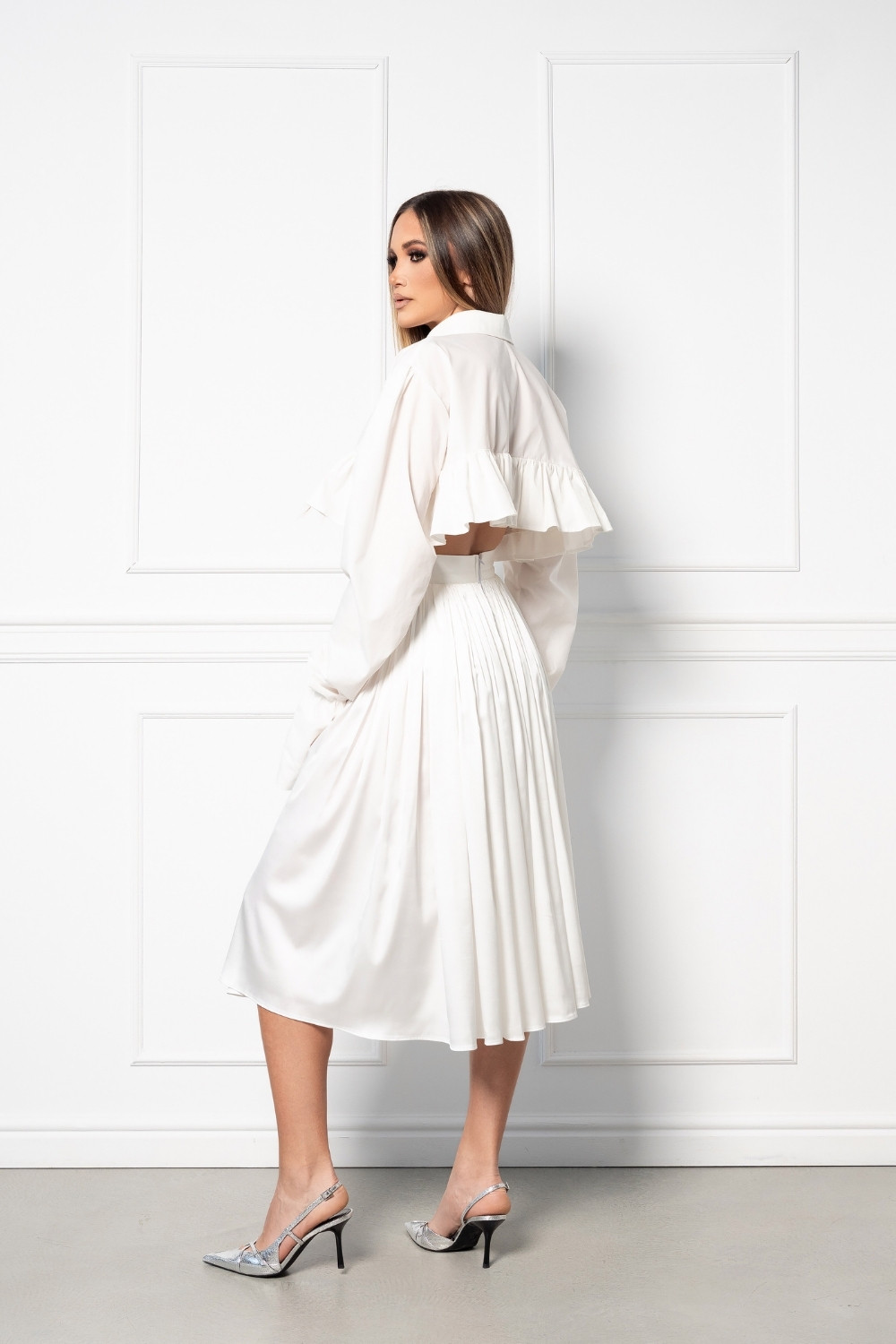 Clara-white-shirt-4